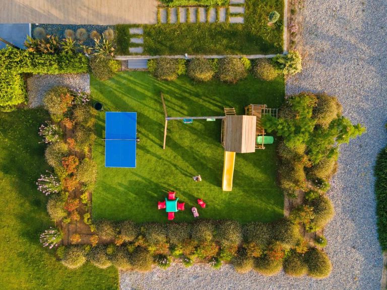 18_PLAYGROUND_PANORAMIC.JPG